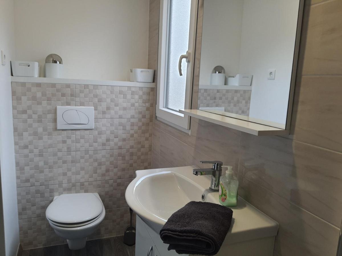 Mobile Home Tina Tisno Esterno foto