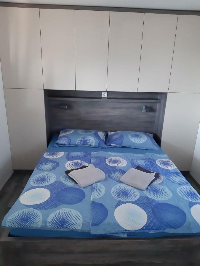 Mobile Home Tina Tisno Esterno foto