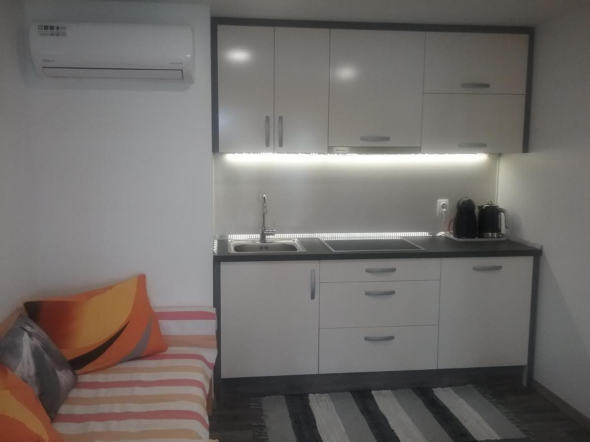 Mobile Home Tina Tisno Esterno foto